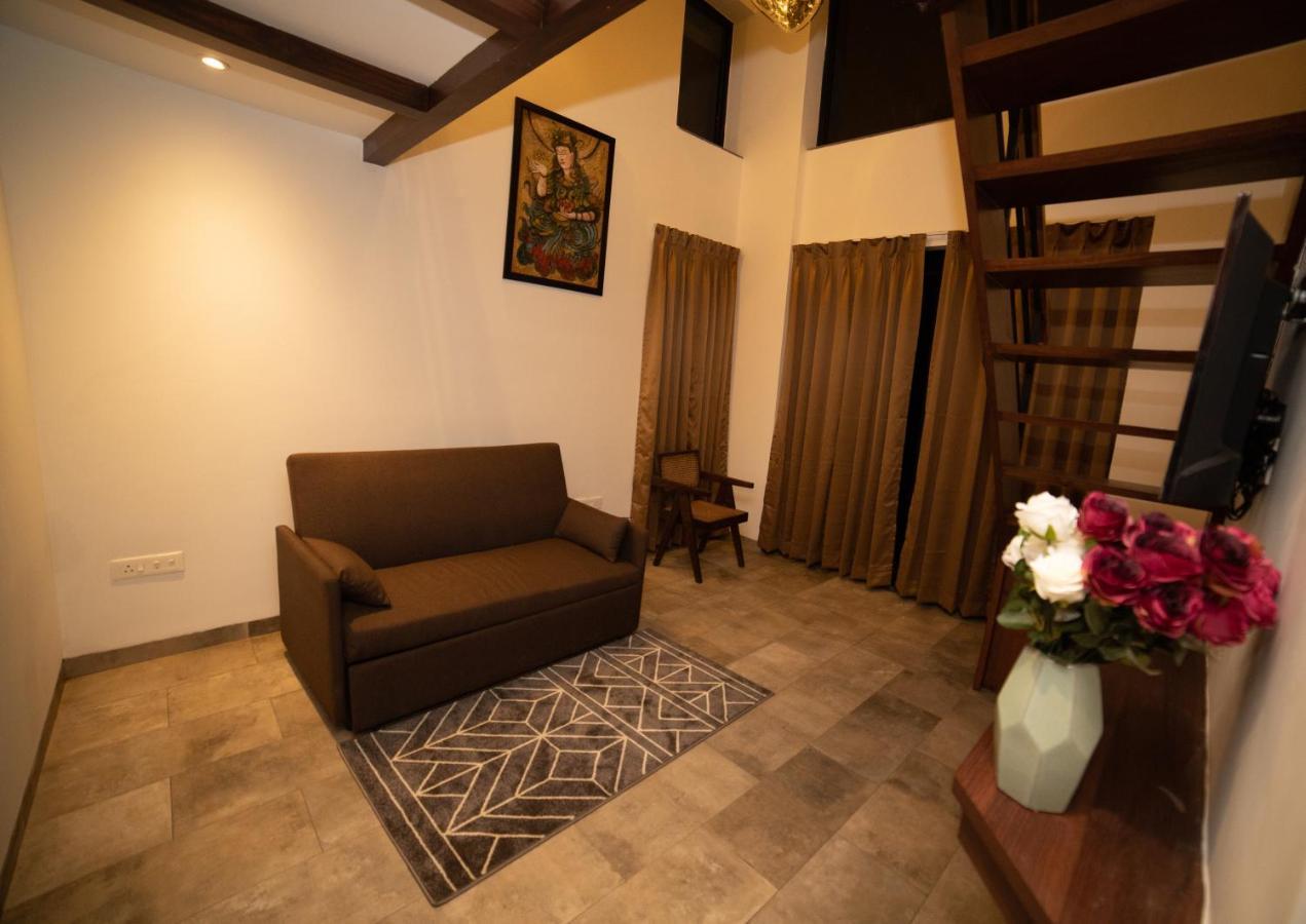 Half Hotel Calangute Bagian luar foto